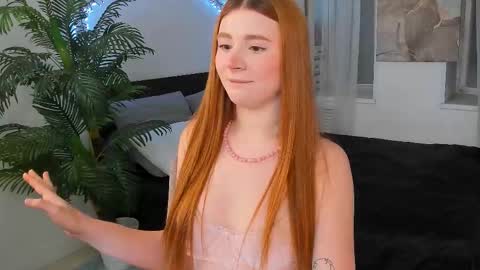 Snapshot of freckle_diyana chatting on 02-22-25, 09:15 Diyana online show from 02-22-25, 09:15