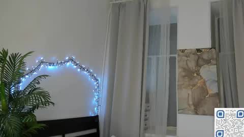 Snapshot of freckle_diyana chatting on 02-23-25, 03:24 Diyana online show from 02-23-25, 03:24