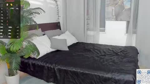 Snapshot of freckle_diyana chatting on 02-23-25, 10:42 Diyana online show from 02-23-25, 10:42