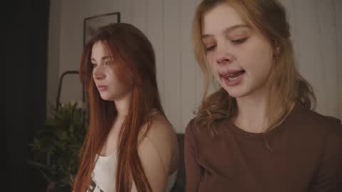 Snapshot of freckle_diyana chatting on 09-13-25, 04:07 Diyana online show from 09-13-25, 04:07