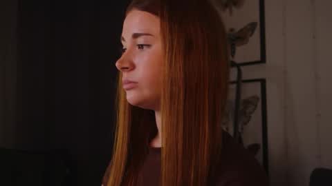 Snapshot of freckle_diyana chatting on 09-27-25, 10:04 Diyana online show from 09-27-25, 10:04