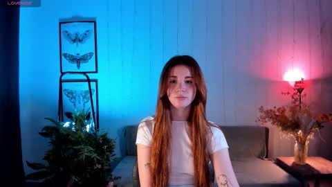 Snapshot of freckle_diyana chatting on 10-14-25, 05:03 Diyana online show from 10-14-25, 05:03