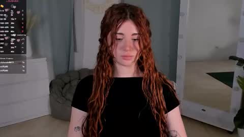 Snapshot of freckle_diyana chatting on 11-19-25, 09:37 Diyana online show from 11-19-25, 09:37