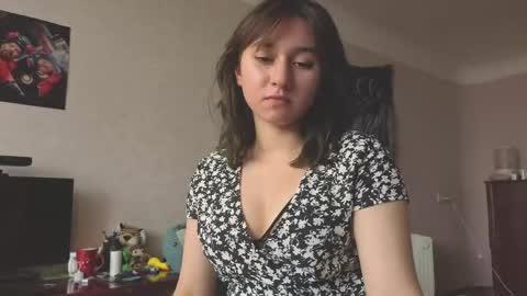 Snapshot of fredmurrietta chatting on 05-16-26, 10:36 Mia online show from 05-16-26, 10:36