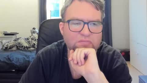 Snapshot of fredrik386959 chatting on 01-20-25, 02:03 Fredrik online show from 01-20-25, 02:03