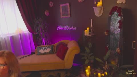 Louise or Lou 3 online show from 01-11-26, 02:33