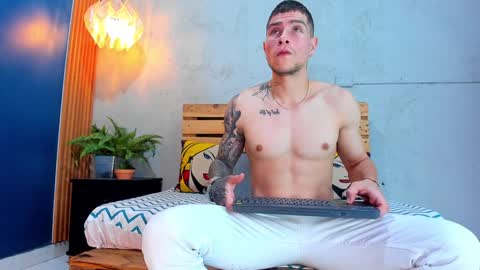 Xavier online show from 01-08-25, 01:11