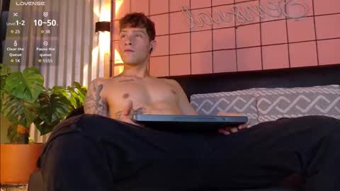 Xavier online show from 10-12-25, 01:04