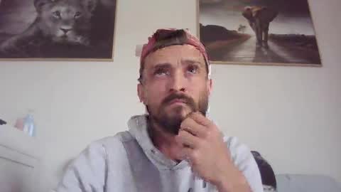 Snapshot of french_truck chatting on 04-25-26, 02:58 french_truck online show from 04-25-26, 02:58