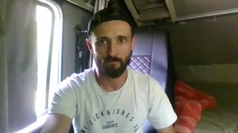 Snapshot of french_truck chatting on 05-13-26, 05:10 french_truck online show from 05-13-26, 05:10