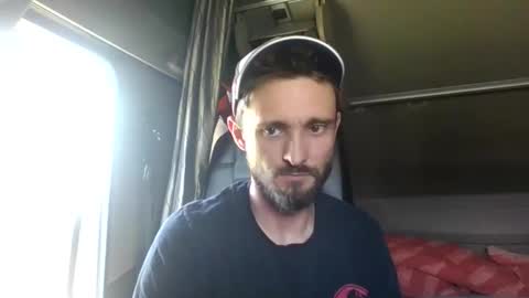 Snapshot of french_truck chatting on 05-18-26, 01:06 french_truck online show from 05-18-26, 01:06