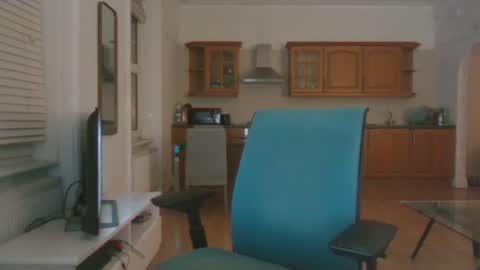 Snapshot of frenchbdmaninlondon chatting on 12-14-25, 10:25 Horny Paul online show from 12-14-25, 10:25