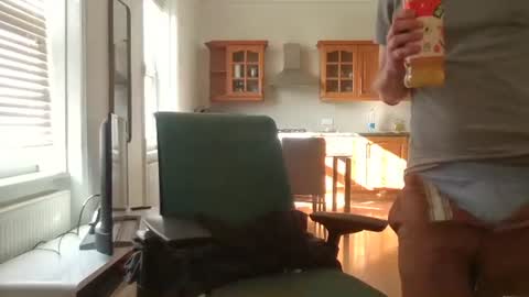 Snapshot of frenchbdmaninlondon chatting on 03-11-26, 02:12 Horny Paul online show from 03-11-26, 02:12