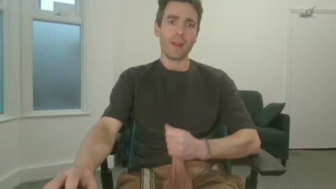 Snapshot of frenchbdmaninlondon chatting on 04-01-26, 06:27 Horny Paul online show from 04-01-26, 06:27