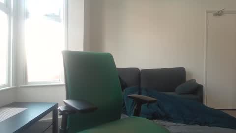 Snapshot of frenchbdmaninlondon chatting on 04-12-26, 12:54 Horny Paul online show from 04-12-26, 12:54