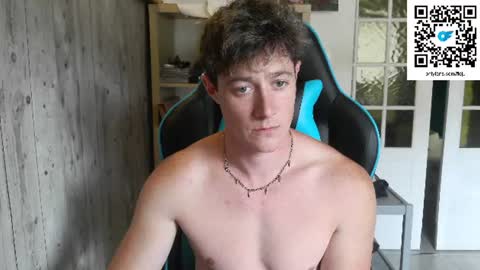 Snapshot of frenchhornybibs chatting on 06-08-26, 11:10 French Horny Bibs online show from 06-08-26, 11:10
