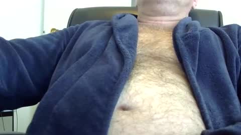 Snapshot of frenchrickdaddy chatting on 11-01-25, 12:18 Rick online show from 11-01-25, 12:18