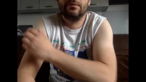 Snapshot of frenchy_from_paris chatting on 05-08-26, 12:43 frenchy_from_paris online show from 05-08-26, 12:43