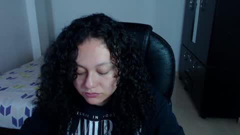 Louise  online show from 01-14-25, 04:36