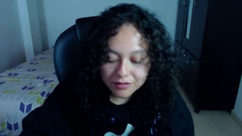 Louise  online show from 02-23-25, 07:11