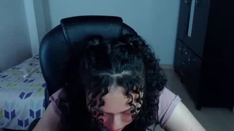 Louise  online show from 02-28-25, 05:15