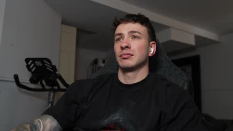 Snapshot of frewfun chatting on 03-12-25, 05:28 cameron online show from 03-12-25, 05:28