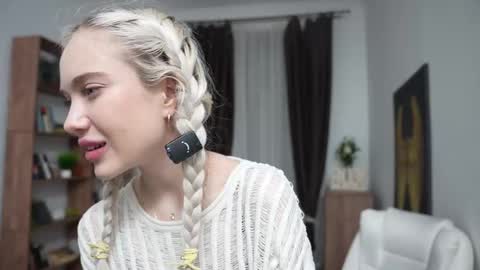 Freya online show from 03-28-26, 08:41