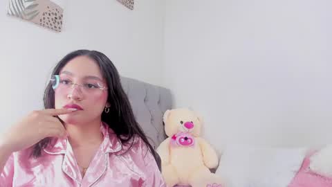 Snapshot of freya_sweet09 chatting on 06-21-26, 07:44 freya_sweet09 online show from 06-21-26, 07:44