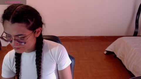 Snapshot of freyarouge chatting on 04-20-26, 03:37 freyarouge online show from 04-20-26, 03:37