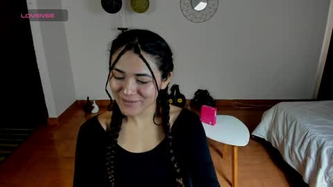 Snapshot of freyarouge chatting on 04-25-26, 02:36 freyarouge online show from 04-25-26, 02:36