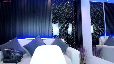 Snapshot of freyja_sweet_ chatting on 10-31-25, 12:17 Freyja Sweet online show from 10-31-25, 12:17