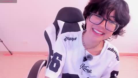 frida_lassi_ online show from 02-23-26, 04:37