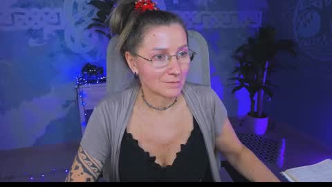 Snapshot of fridatander chatting on 12-29-24, 03:46 Frida Tander online show from 12-29-24, 03:46