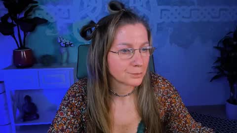 Snapshot of fridatander chatting on 01-30-25, 09:04 Frida Tander online show from 01-30-25, 09:04