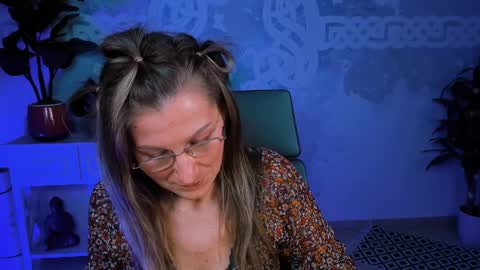 Snapshot of fridatander chatting on 01-30-25, 03:08 Frida Tander online show from 01-30-25, 03:08