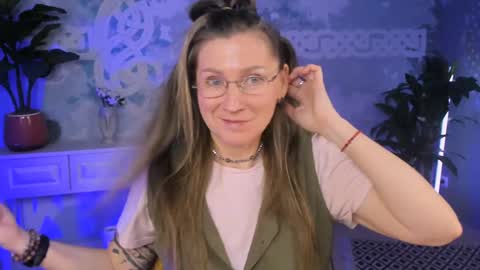 Snapshot of fridatander chatting on 02-07-25, 02:37 Frida Tander online show from 02-07-25, 02:37