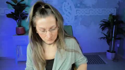 Snapshot of fridatander chatting on 03-02-25, 01:49 Frida Tander online show from 03-02-25, 01:49