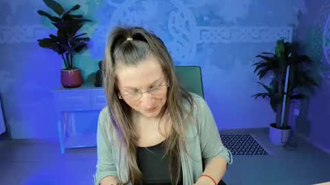 Snapshot of fridatander chatting on 03-02-25, 04:53 Frida Tander online show from 03-02-25, 04:53