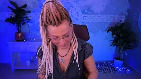 Frida Tander online show from 03-21-26, 08:19