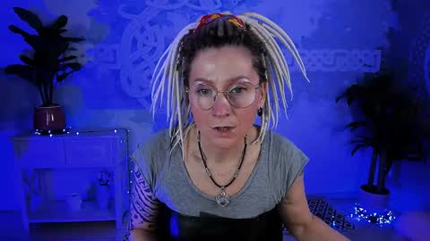 Frida Tander online show from 04-14-26, 05:24