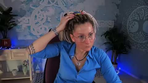 Frida Tander online show from 05-15-26, 05:25