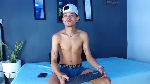 Adam y pitter online show from 12-24-24, 12:00