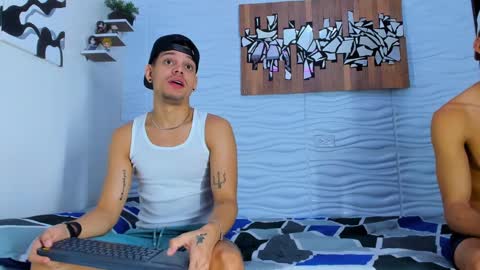 Adam y pitter online show from 09-23-25, 01:36