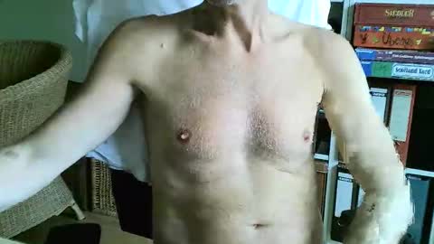 Snapshot of frisco69 chatting on 05-11-26, 04:37 frisco69 online show from 05-11-26, 04:37