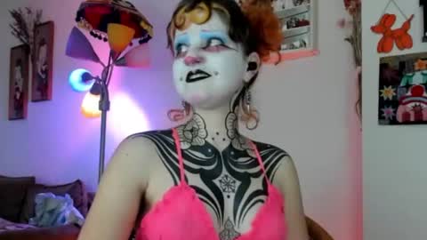 Snapshot of friskyflowers chatting on 06-11-26, 03:48 cherry online show from 06-11-26, 03:48