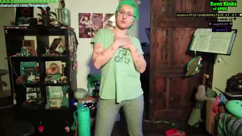   Jaywise Frogfoot  online show from 04-22-26, 04:52