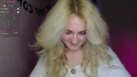 Snapshot of frosty_blueberries4 chatting on 12-18-24, 06:25 ANA online show from 12-18-24, 06:25