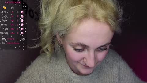 Snapshot of frosty_blueberries4 chatting on 12-20-24, 10:11 ANA online show from 12-20-24, 10:11