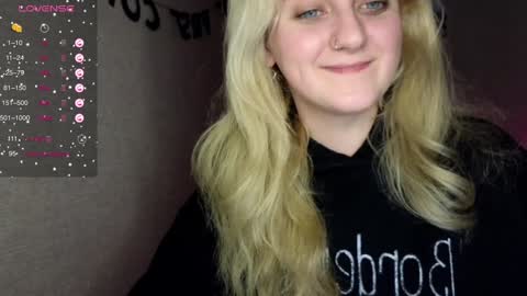 Snapshot of frosty_blueberries4 chatting on 12-27-24, 10:05 ANA online show from 12-27-24, 10:05