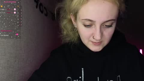Snapshot of frosty_blueberries4 chatting on 01-24-25, 12:31 ANA online show from 01-24-25, 12:31